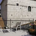 Four Towers Appartement *