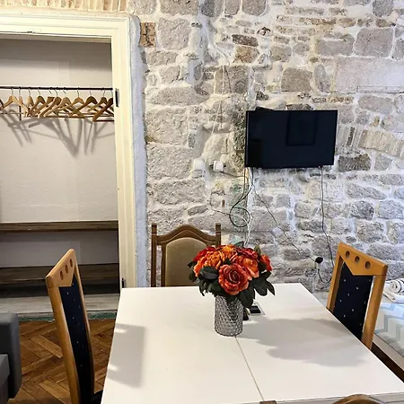 Four Towers アパート *