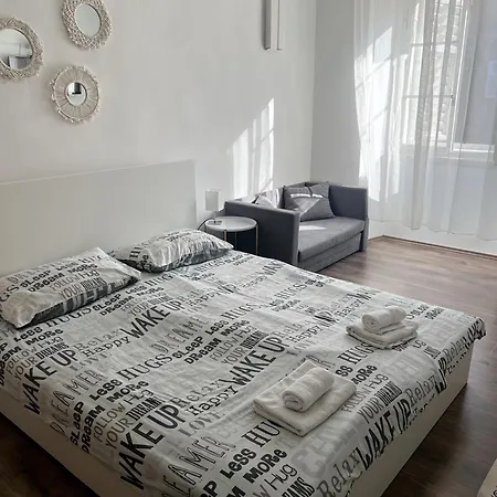 Four Towers Apartamento Rab Town