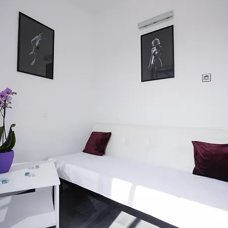 Apartment Four Towers *