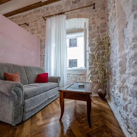 Apartment Four Towers Rab Town