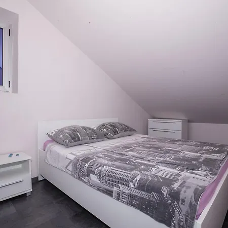 Apartment Four Towers Rab Town